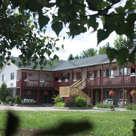 Motel Le Radisson De Val-David Kültér fotó