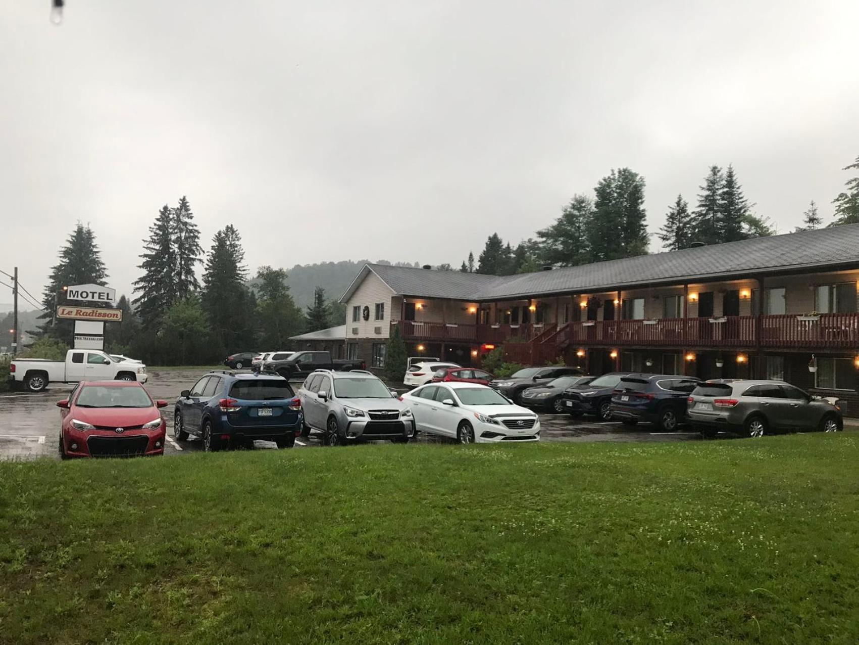 Motel Le Radisson De Val-David Kültér fotó